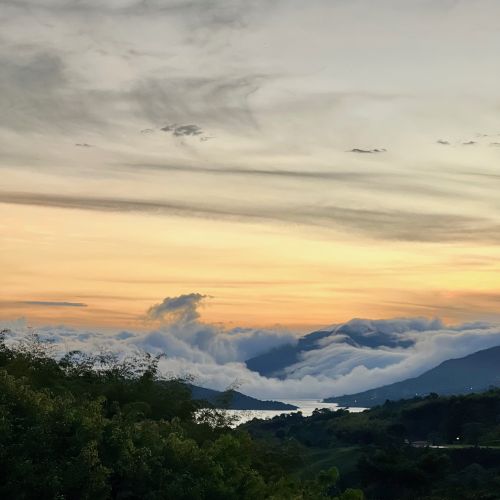paisajes frente finca Bella Village Calima