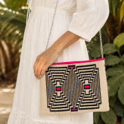 Clutch Cartera Tejida Fucsia Hecha a Mano Colombia Bella Village